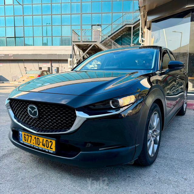 מודעת רכב מאזדה CX-30