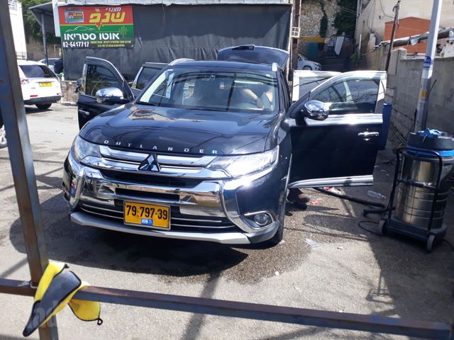מיצובישי אאוטלנדר