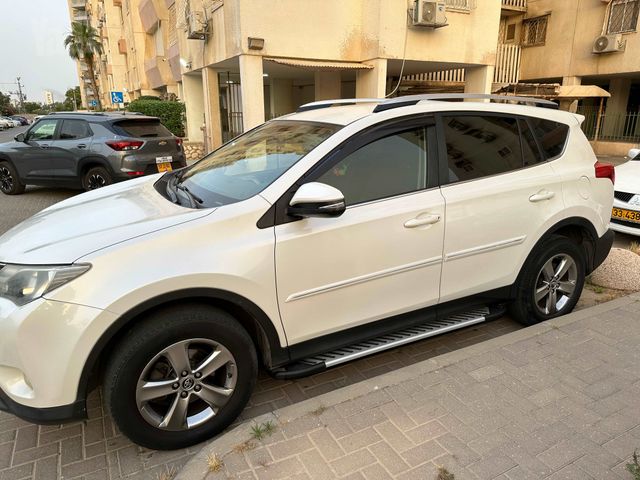 טויוטה RAV4