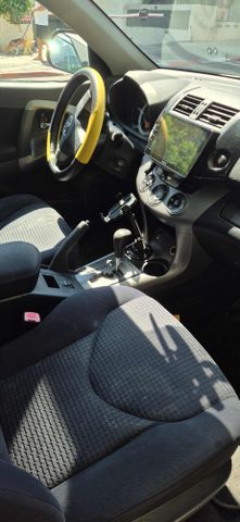 מודעת רכב טויוטה RAV4