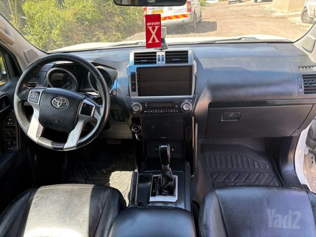 טויוטה לנד קרוזר