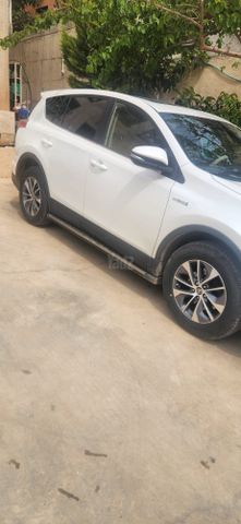 טויוטה RAV4
