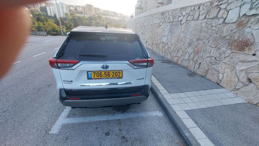 טויוטה RAV4