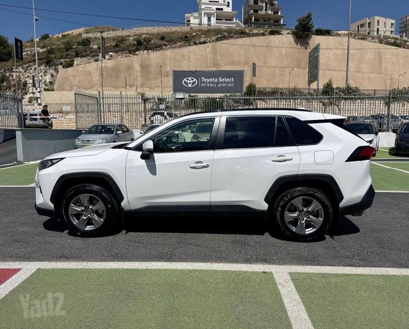 טויוטה RAV4