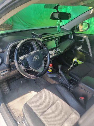 טויוטה RAV4