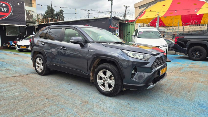מודעת רכב טויוטה RAV4