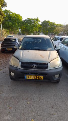 טויוטה RAV4