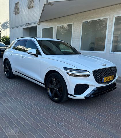 ג'נסיס GV70
