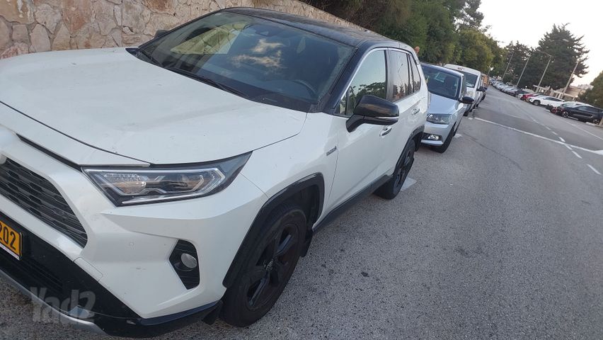 טויוטה RAV4