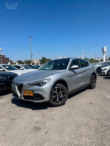 מודעת רכב אלפא רומיאו סטלביו