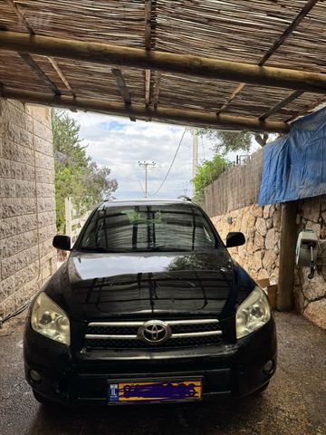 טויוטה RAV4