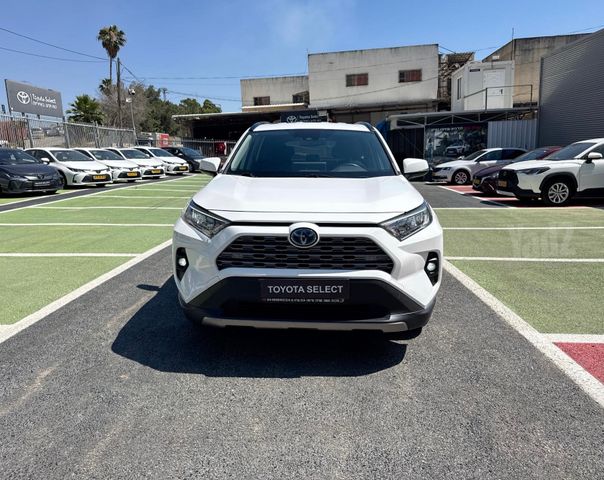 טויוטה RAV4