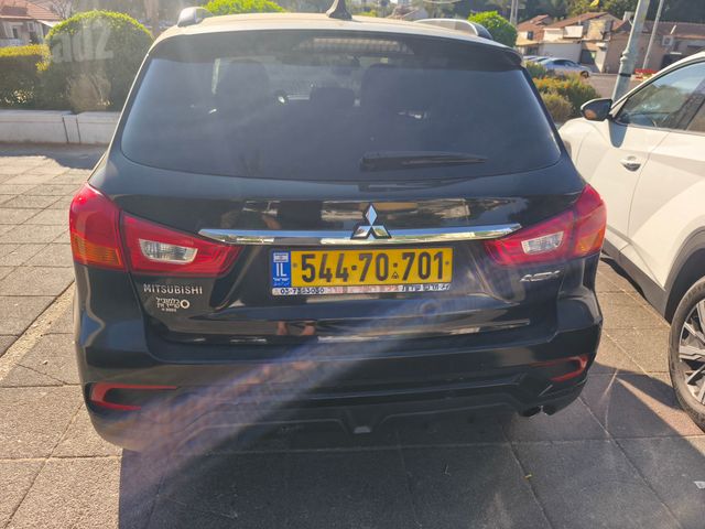 מודעת רכב מיצובישי ASX