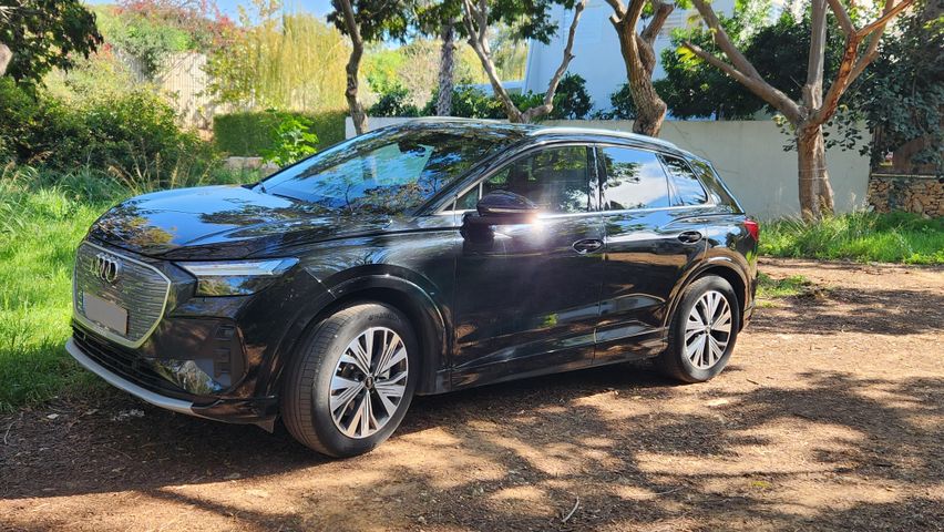 מודעת רכב אאודי Q4 e-tron