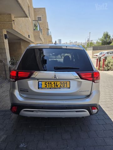 מיצובישי אאוטלנדר