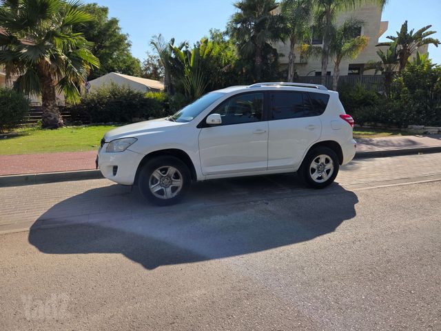 מודעת רכב טויוטה RAV4