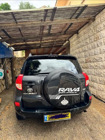 טויוטה RAV4