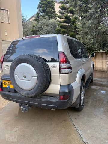 טויוטה לנד קרוזר