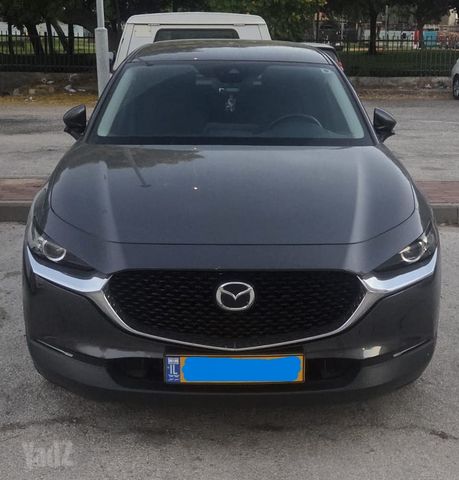 מודעת רכב מאזדה CX-30