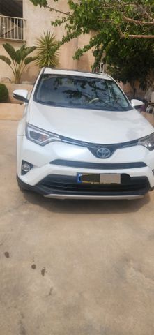 טויוטה RAV4