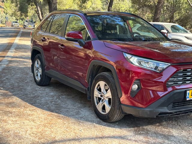 מודעת רכב טויוטה RAV4