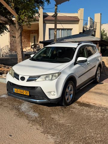 טויוטה RAV4