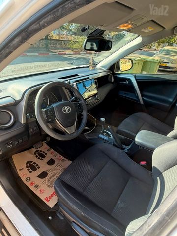 טויוטה RAV4