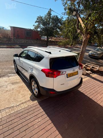 טויוטה RAV4