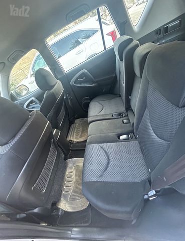 טויוטה RAV4