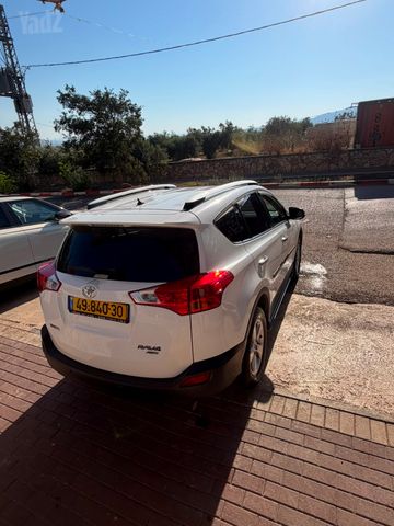 טויוטה RAV4
