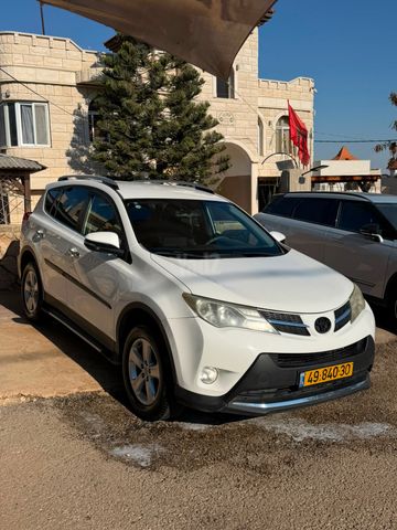 טויוטה RAV4