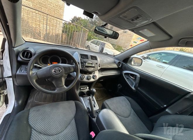 טויוטה RAV4