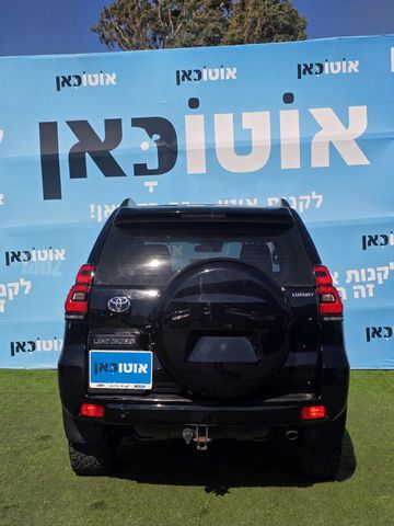 טויוטה לנד קרוזר