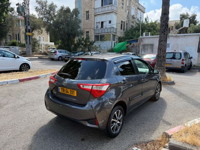 טויוטה יאריס