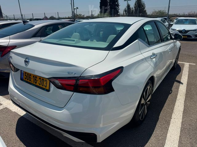 ניסאן אלטימה