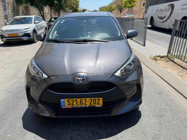 טויוטה יאריס