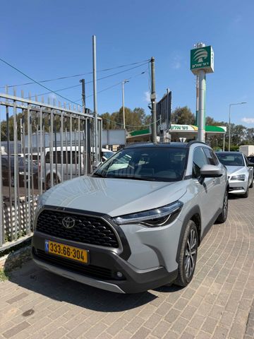 טויוטה קורולה קרוס