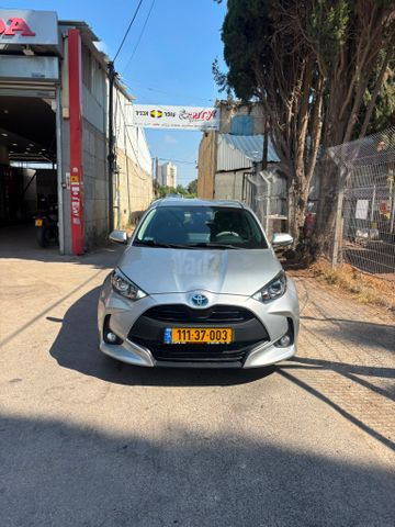 טויוטה יאריס