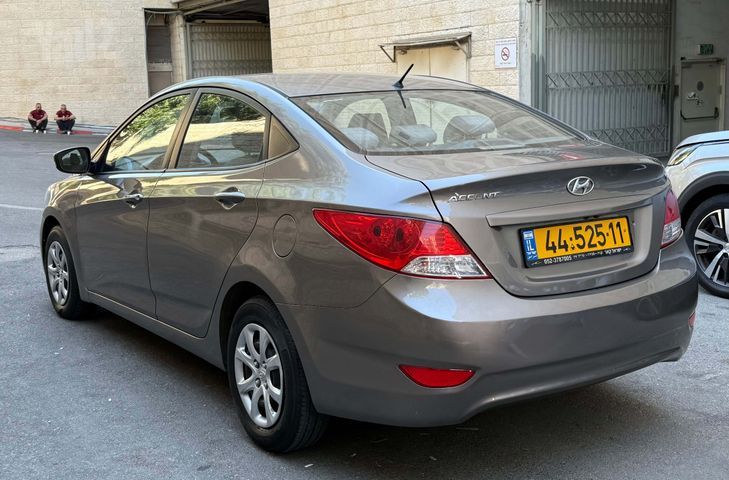 יונדאי אקסנט i25