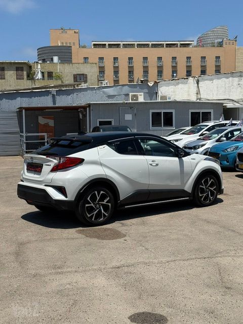 מודעת רכב טויוטה C-HR 2