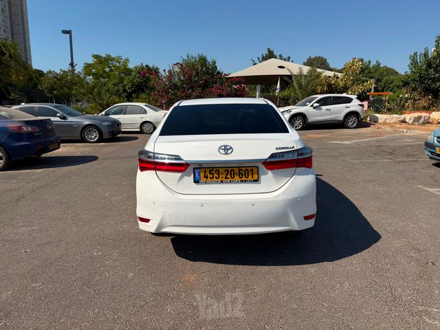טויוטה קורולה