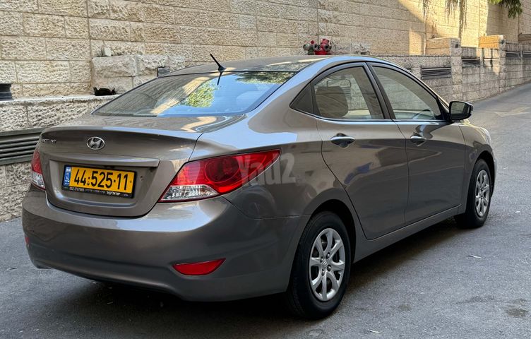 יונדאי אקסנט i25