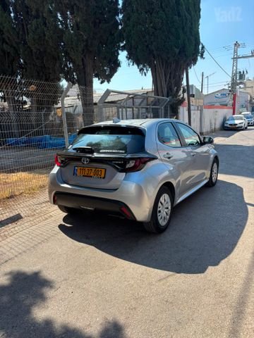טויוטה יאריס