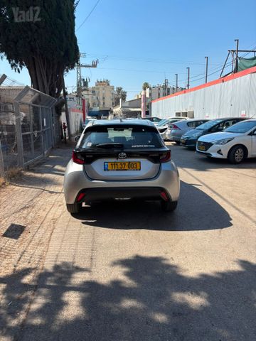 טויוטה יאריס