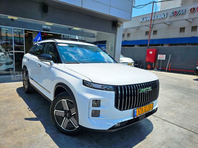 ג'אקו J7