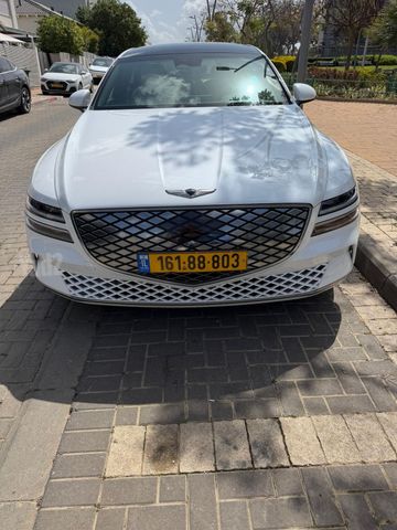 מודעת רכב ג'נסיס G80