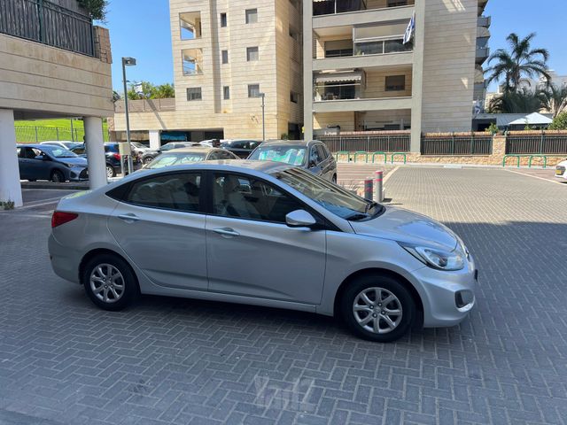 יונדאי אקסנט i25