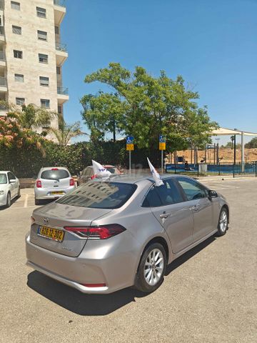 מודעת רכב טויוטה קורולה 1