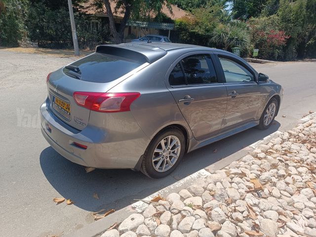 מיצובישי לנסר