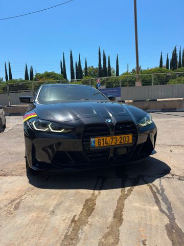 ב מ וו M4